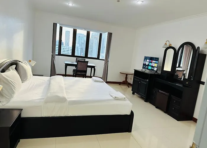 Affordable Serviced Nana - Omni Tower Sukhumvit Location Apartment *
