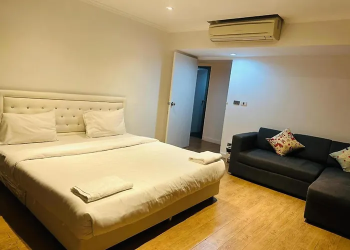 Affordable Serviced Nana - Omni Tower Sukhumvit Location Apartment *
