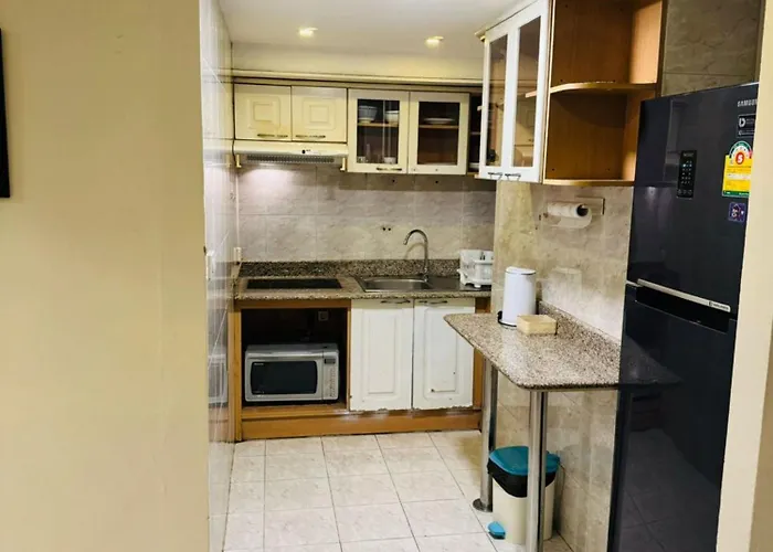 Affordable Serviced Nana - Omni Tower Sukhumvit Location Apartment