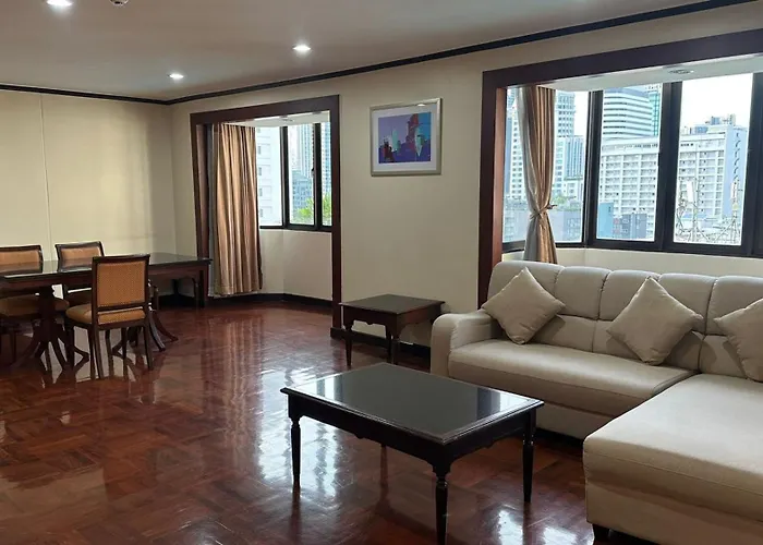 Affordable Serviced Nana - Omni Tower Sukhumvit Location Apartment *