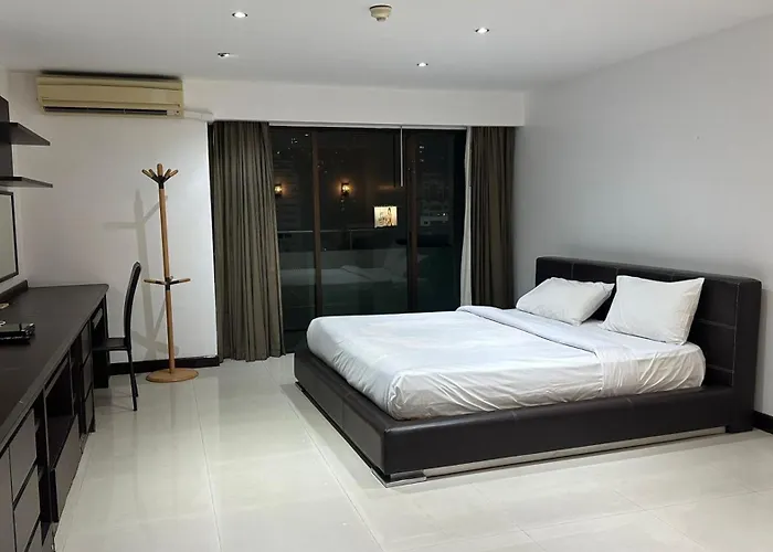 Affordable Serviced Nana - Omni Tower Sukhumvit Location Apartment Bangkok