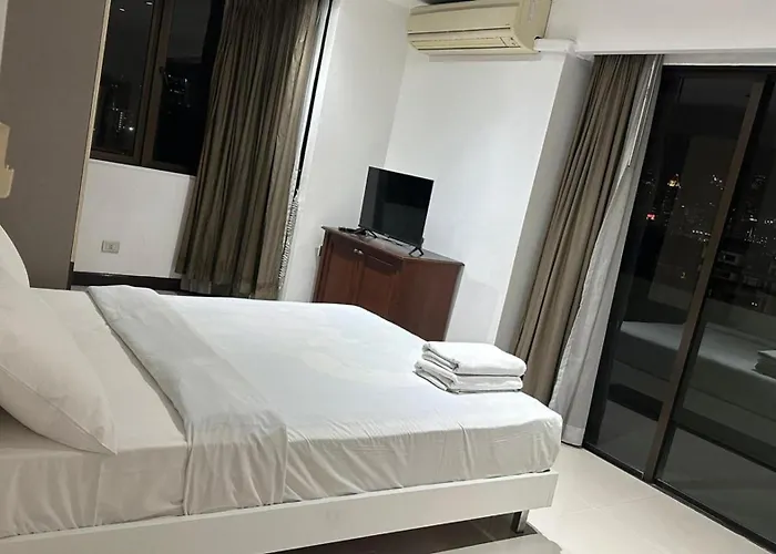 Affordable Serviced Nana - Omni Tower Sukhumvit Location Apartment Bangkok