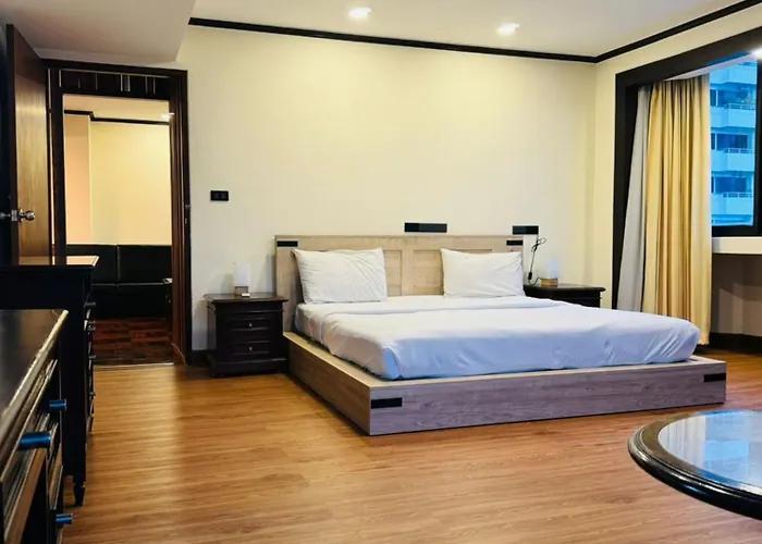 Affordable Serviced Nana - Omni Tower Sukhumvit Location