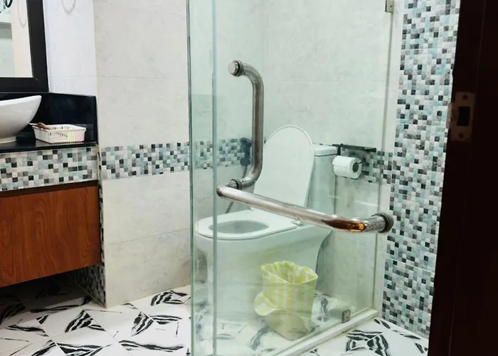 Affordable Serviced Nana - Omni Tower Sukhumvit Location Apartment