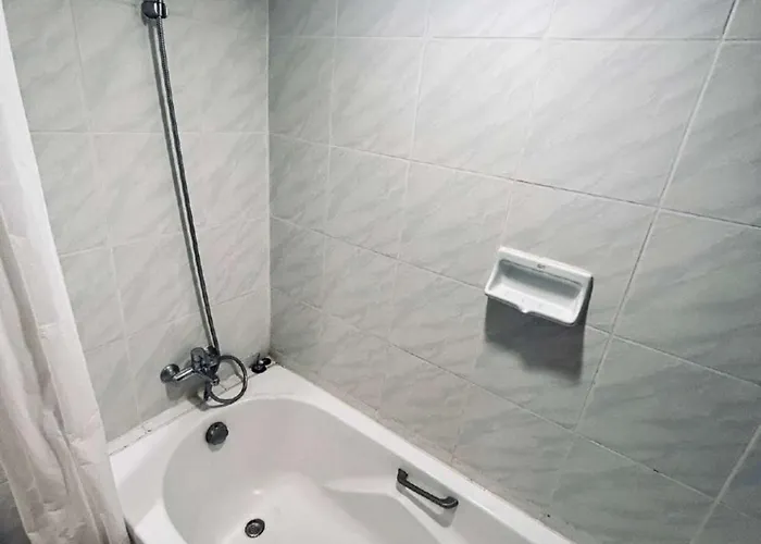 Affordable Serviced Nana - Omni Tower Sukhumvit Location